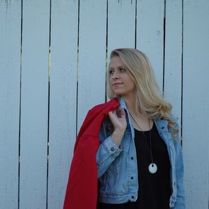 Meet your Posher, Layla